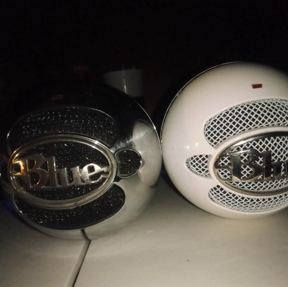 2 blue microphones
